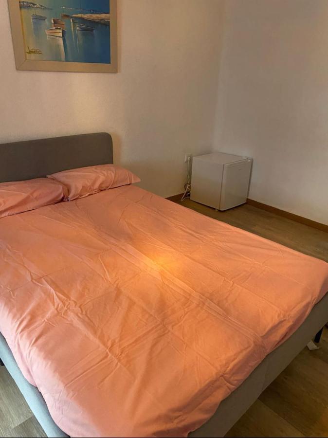 Apartamento De Habitaciones Privadas En El Centro De Malaga Luaran gambar