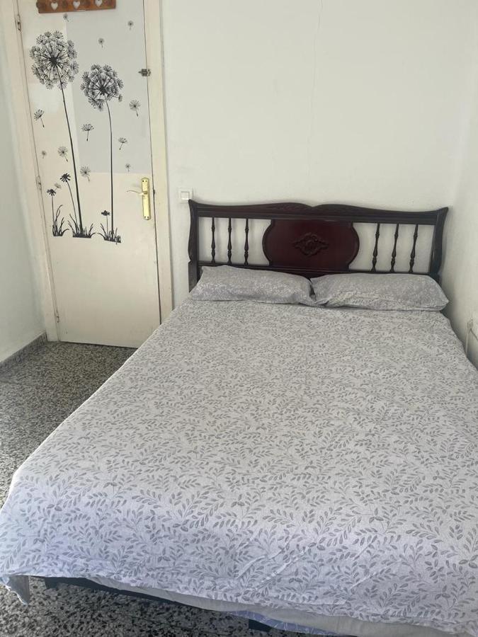 Apartamento De Habitaciones Privadas En El Centro De Malaga Luaran gambar