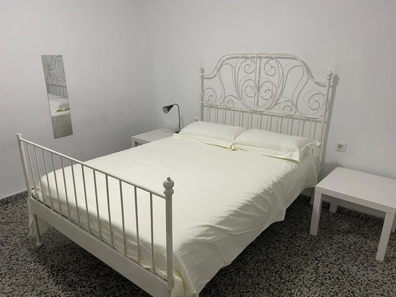 Apartamento De Habitaciones Privadas En El Centro De Malaga Luaran gambar