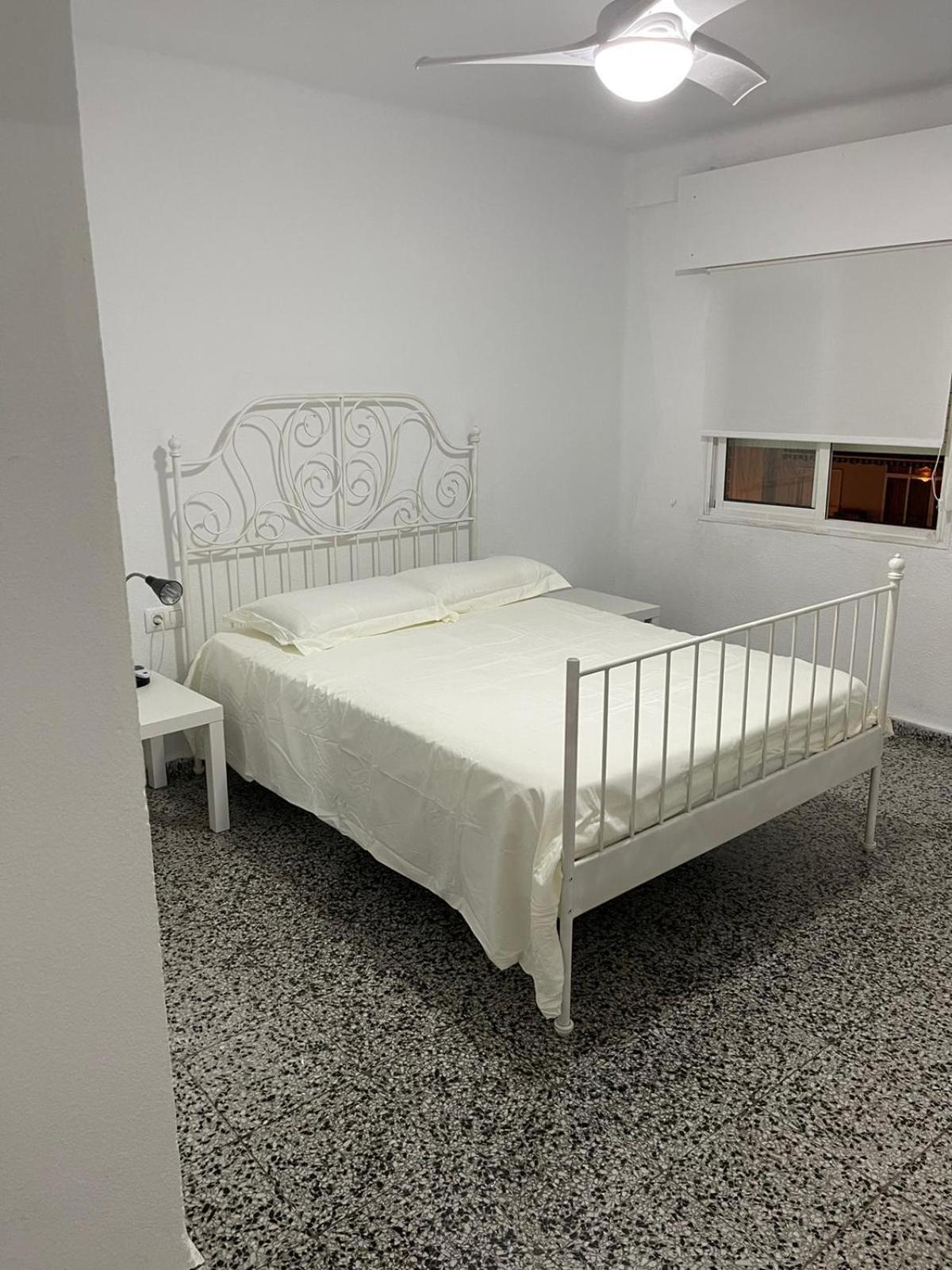 Apartamento De Habitaciones Privadas En El Centro De Malaga Luaran gambar