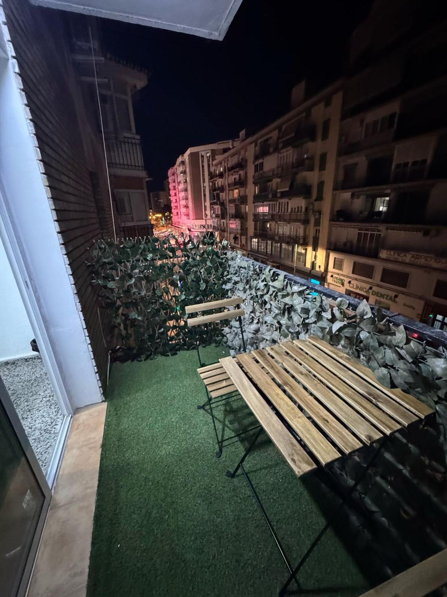 Apartamento De Habitaciones Privadas En El Centro De Malaga Luaran gambar
