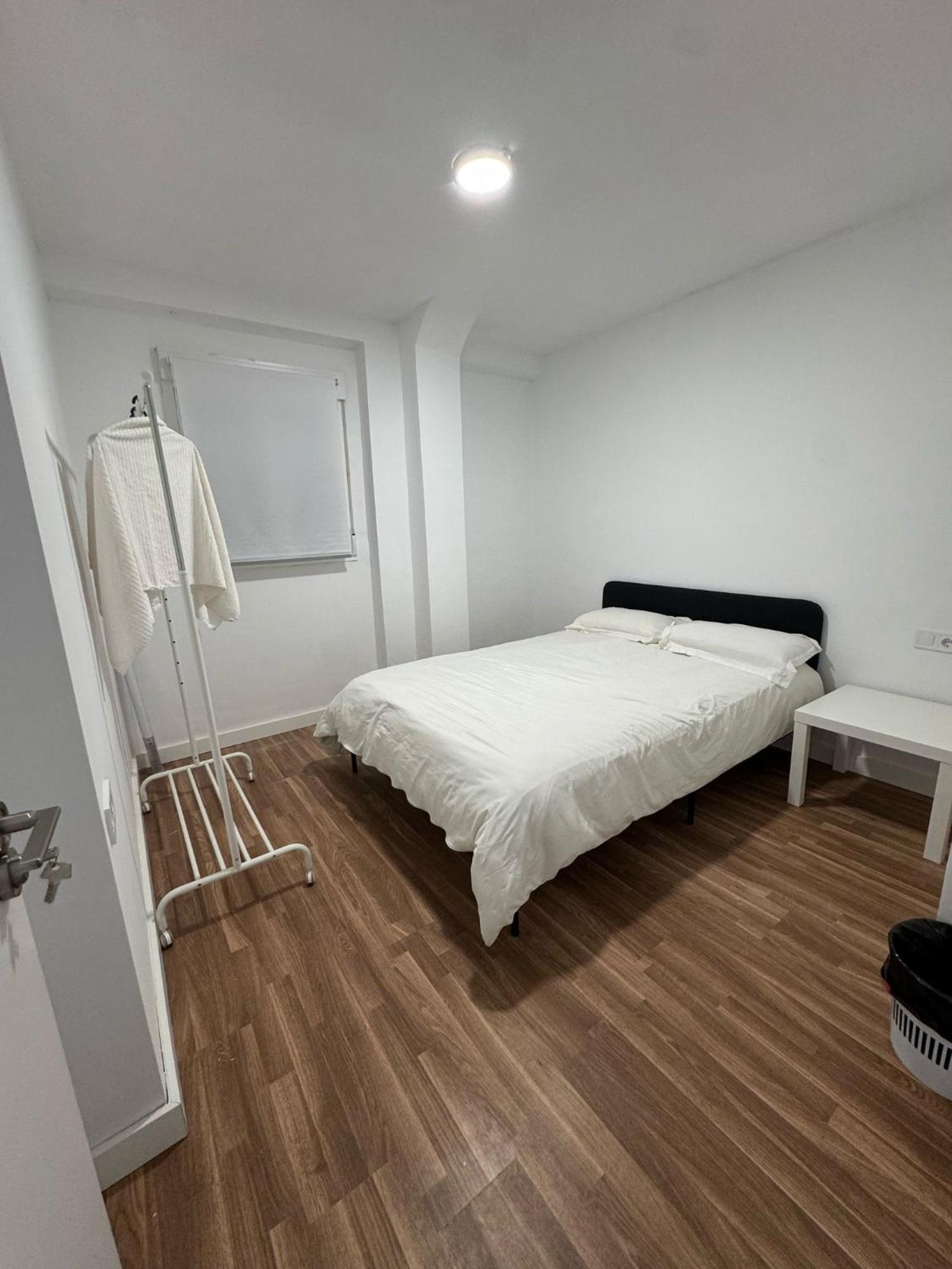Apartamento De Habitaciones Privadas En El Centro De Malaga Luaran gambar